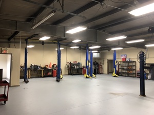 Prime Auto Service Space For Lease in Oak Park Heights, MN